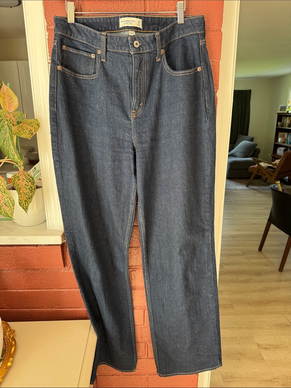 Abercrombie & Fitch Curve Love High Rise 90s Relaxed Jeans in Dark Blue 30 Long